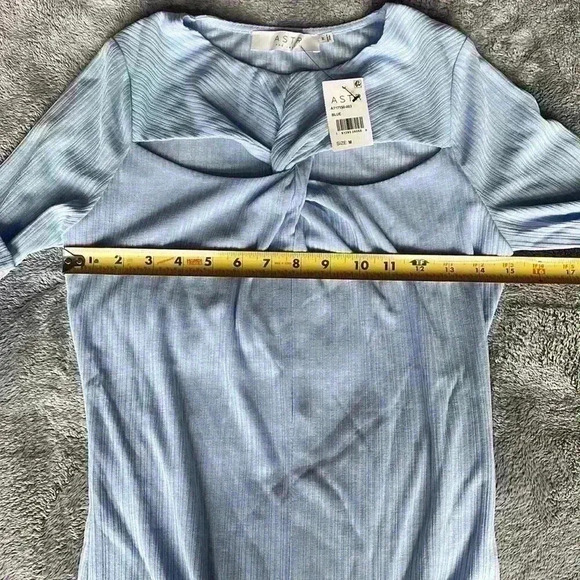 ASTR the Label Twist Cutout Bodysuit in Blue Size Medium NWT - Picture 6 of 8